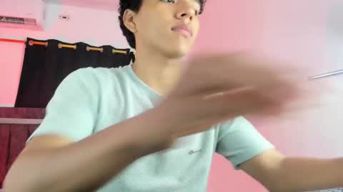 Snapshot of maximiliano_khalil chatting on November 2025 07:24:02 PM Maximiliano online show from November 2025 07:24:02 PM