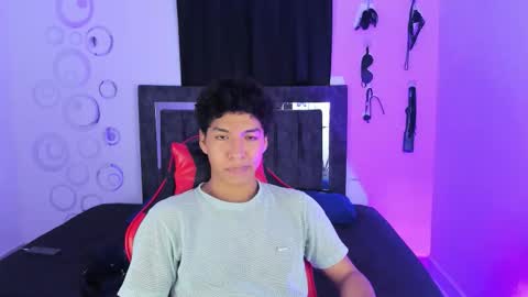 Snapshot of maximiliano_khalil chatting on December 2025 07:30:02 PM Maximiliano online show from December 2025 07:30:02 PM