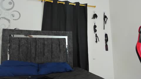 Snapshot of maximiliano_khalil chatting on December 2025 07:44:01 PM Maximiliano online show from December 2025 07:44:01 PM