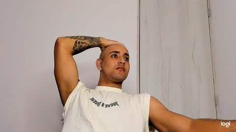 Snapshot of maximo004 chatting on January 2026 10:46:02 PM Maximo online show from January 2026 10:46:02 PM