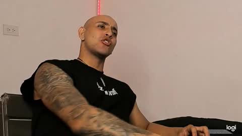 Snapshot of maximo004 chatting on January 2026 12:57:02 AM Maximo online show from January 2026 12:57:02 AM