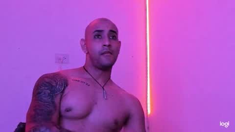 Snapshot of maximo004 chatting on January 2026 11:17:01 PM Maximo online show from January 2026 11:17:01 PM