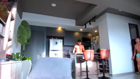 maximo_and_marcelo online show from December 2025 12:03:02 PM