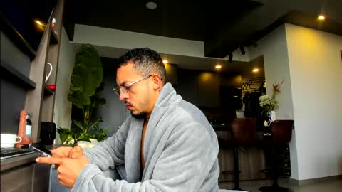 maximo_and_marcelo online show from March 2026 12:10:02 PM