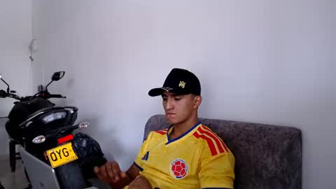 Snapshot of maximo_sebastian chatting on June 2026 09:46:02 PM Maximo Sebastian online show from June 2026 09:46:02 PM