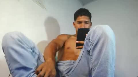 Maximo Aron Vega online show from April 2026 11:35:02 PM