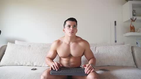 Sebastian online show from November 2025 05:35:02 PM