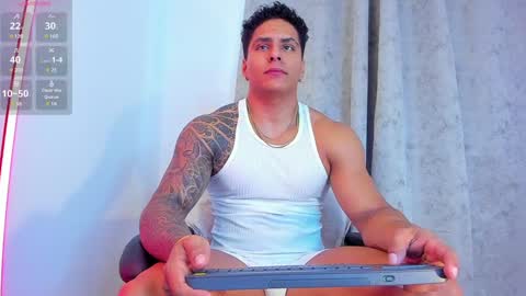 Snapshot of maximoscott_ chatting on February 2025 12:27:02 PM Maximoscott online show from February 2025 12:27:02 PM