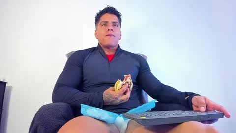 Snapshot of maximoscott_ chatting on February 2025 11:51:01 AM Maximoscott online show from February 2025 11:51:01 AM