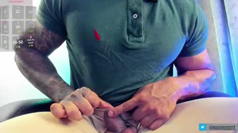 Snapshot of maximoscott_ chatting on February 2025 08:47:01 PM Maximoscott online show from February 2025 08:47:01 PM