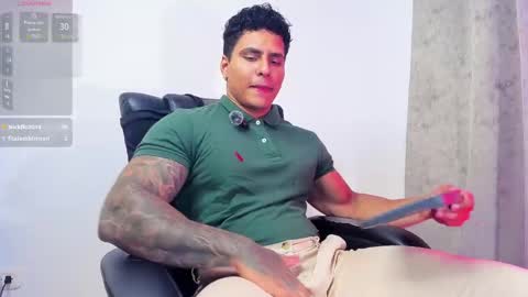 Snapshot of maximoscott_ chatting on March 2025 06:32:01 PM Maximoscott online show from March 2025 06:32:01 PM