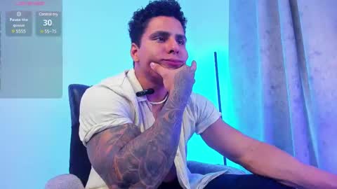 Snapshot of maximoscott_ chatting on March 2025 06:43:02 PM Maximoscott online show from March 2025 06:43:02 PM