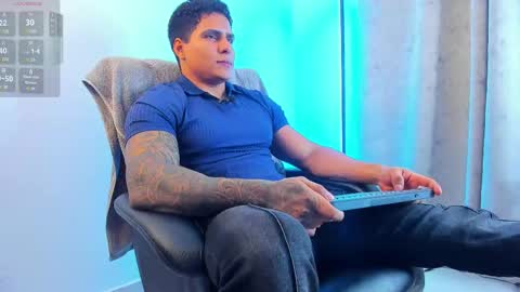 Snapshot of maximoscott_ chatting on March 2025 11:18:02 PM Maximoscott online show from March 2025 11:18:02 PM