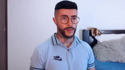 Independent Model online show from January 2025 01:47:01 AM