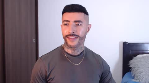 Independent Model online show from January 2025 01:50:01 AM