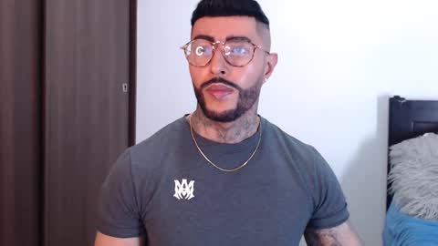 Independent Model online show from January 2025 02:11:01 AM