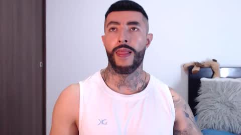 Independent Model online show from February 2025 03:33:01 AM