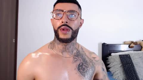 Independent Model online show from February 2025 01:15:01 AM