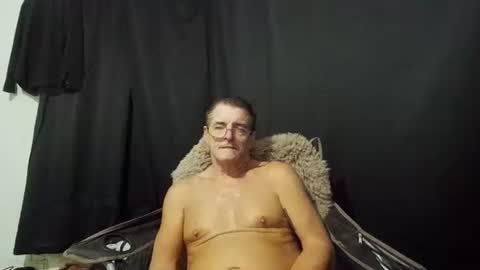 Snapshot of maximus_oreally chatting on January 2025 04:18:02 AM Max online show from January 2025 04:18:02 AM