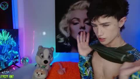 Max online show from February 2025 07:38:02 PM