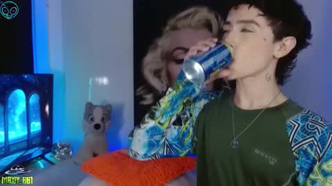 Max online show from September 2025 03:32:01 AM