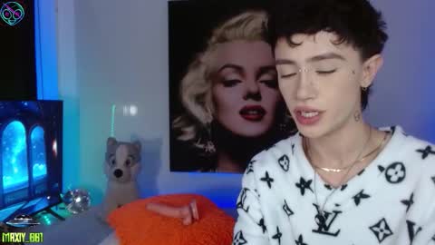 Max online show from September 2025 03:22:01 AM