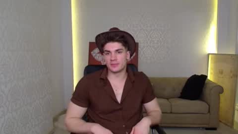 Snapshot of maxkaiden chatting on February 2025 11:21:02 AM MaxKaiden online show from February 2025 11:21:02 AM