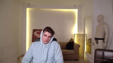 Snapshot of maxkaiden chatting on February 2025 09:24:01 AM MaxKaiden online show from February 2025 09:24:01 AM