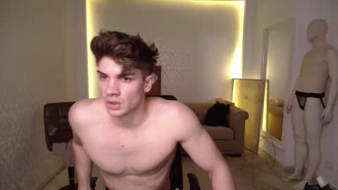 Snapshot of maxkaiden chatting on February 2025 08:33:02 AM MaxKaiden online show from February 2025 08:33:02 AM