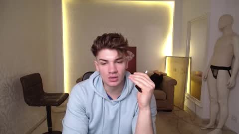 Snapshot of maxkaiden chatting on February 2025 05:35:01 AM MaxKaiden online show from February 2025 05:35:01 AM