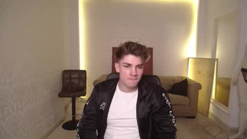 Snapshot of maxkaiden chatting on March 2025 05:21:02 AM MaxKaiden online show from March 2025 05:21:02 AM