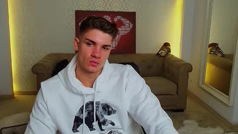 Snapshot of maxkaiden chatting on September 2025 04:25:01 AM MaxKaiden online show from September 2025 04:25:01 AM