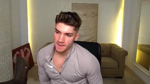 Snapshot of maxkaiden chatting on October 2025 04:44:02 AM MaxKaiden online show from October 2025 04:44:02 AM