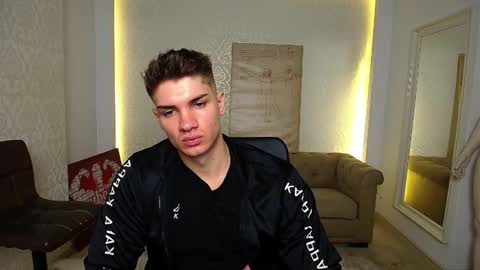 Snapshot of maxkaiden chatting on October 2025 04:48:02 AM MaxKaiden online show from October 2025 04:48:02 AM