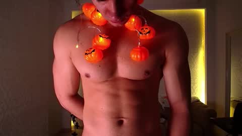 Snapshot of maxkaiden chatting on October 2025 04:46:02 AM MaxKaiden online show from October 2025 04:46:02 AM