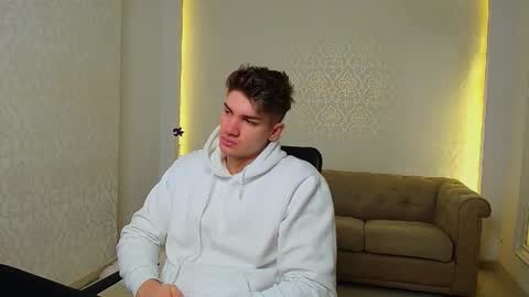 Snapshot of maxkaiden chatting on November 2025 05:29:01 AM MaxKaiden online show from November 2025 05:29:01 AM