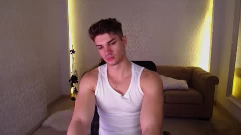 Snapshot of maxkaiden chatting on November 2025 05:51:02 AM MaxKaiden online show from November 2025 05:51:02 AM