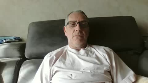 Snapshot of maxou569 chatting on March 2025 11:18:02 AM maxou569 online show from March 2025 11:18:02 AM