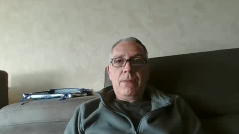 Snapshot of maxou569 chatting on March 2025 08:18:02 AM maxou569 online show from March 2025 08:18:02 AM