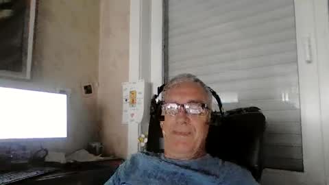 Snapshot of maxou569 chatting on July 2026 08:39:02 AM maxou569 online show from July 2026 08:39:02 AM