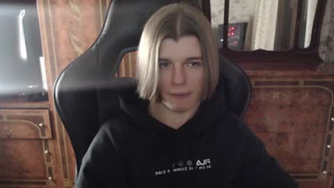 Snapshot of maxplay18 chatting on December 2024 02:33:01 PM Max online show from December 2024 02:33:01 PM