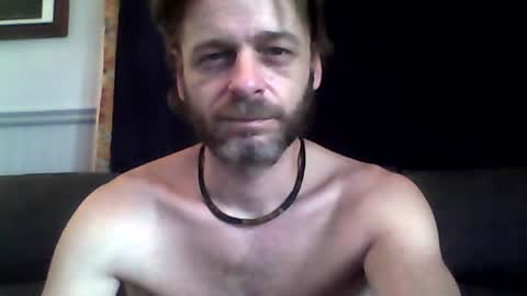 Snapshot of maxthewolf chatting on June 2026 12:33:01 PM MaxTheWolf online show from June 2026 12:33:01 PM