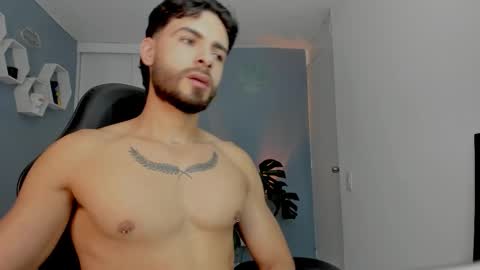 Snapshot of maxtowers chatting on March 2026 11:55:01 PM Maxi online show from March 2026 11:55:01 PM