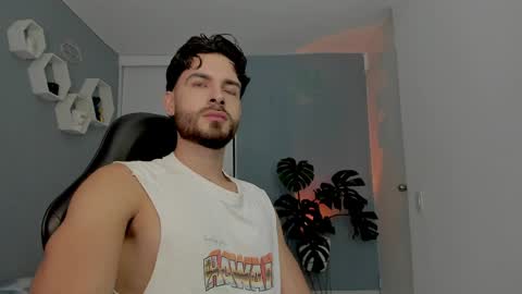 Snapshot of maxtowers chatting on April 2026 01:22:01 AM Maxi online show from April 2026 01:22:01 AM