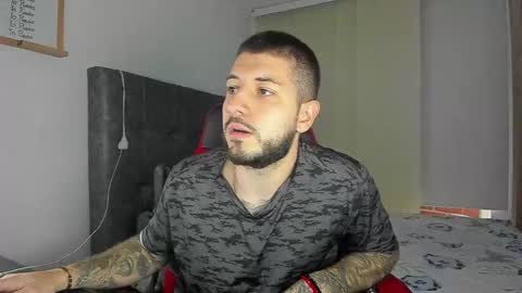 Snapshot of maxvibe_ chatting on October 2025 10:44:02 PM maxvibe_ online show from October 2025 10:44:02 PM