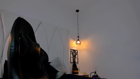 MAX online show from February 2025 09:28:01 PM