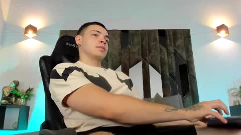 MAX online show from February 2025 02:39:02 AM