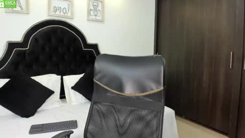 Snapshot of maxxicruz chatting on January 2025 06:54:01 PM Maxxi online show from January 2025 06:54:01 PM