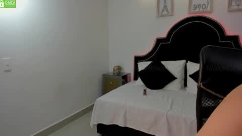 Snapshot of maxxicruz chatting on February 2025 12:19:02 AM Maxxi online show from February 2025 12:19:02 AM