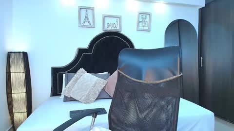 Snapshot of maxxicruz chatting on September 2025 01:38:01 AM Maxxi online show from September 2025 01:38:01 AM